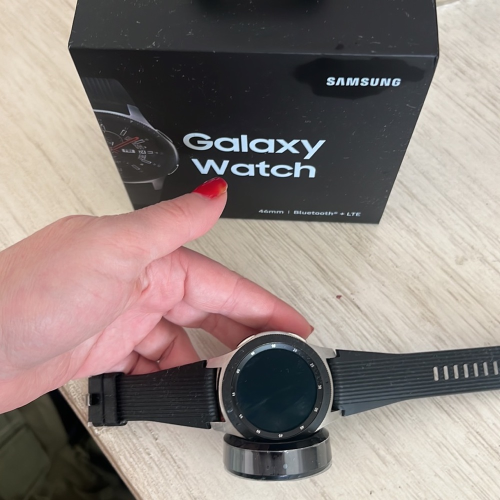 Samsung watch - Picture 2 of 4